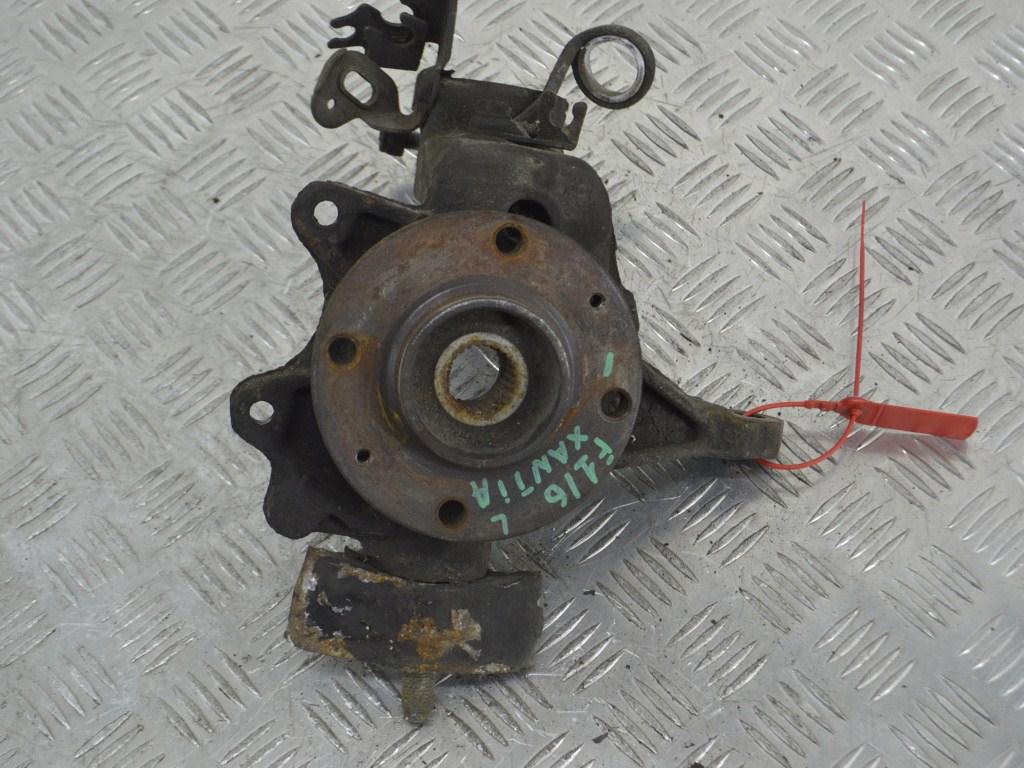 Кулак поворотный левый