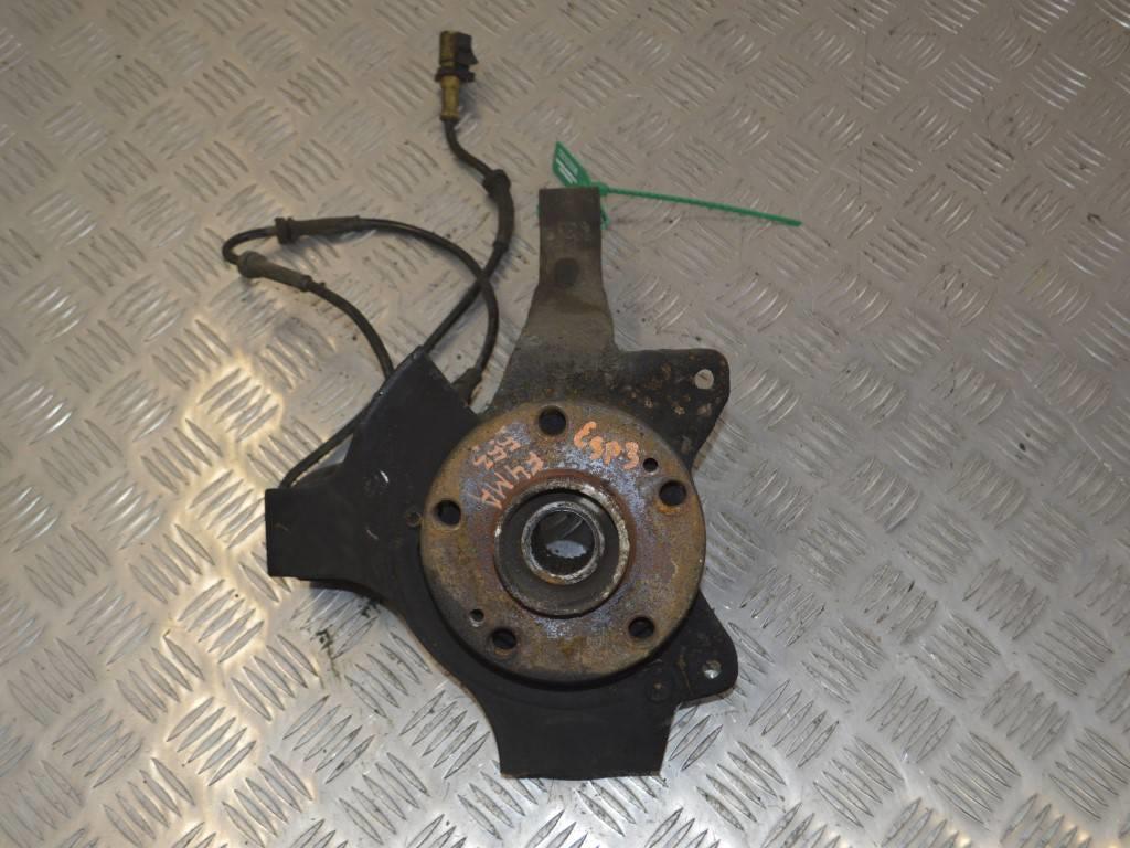 Кулак поворотный правый