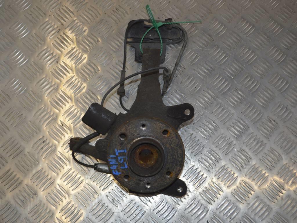 Кулак поворотный правый Renault Laguna 1 (1993-2001)