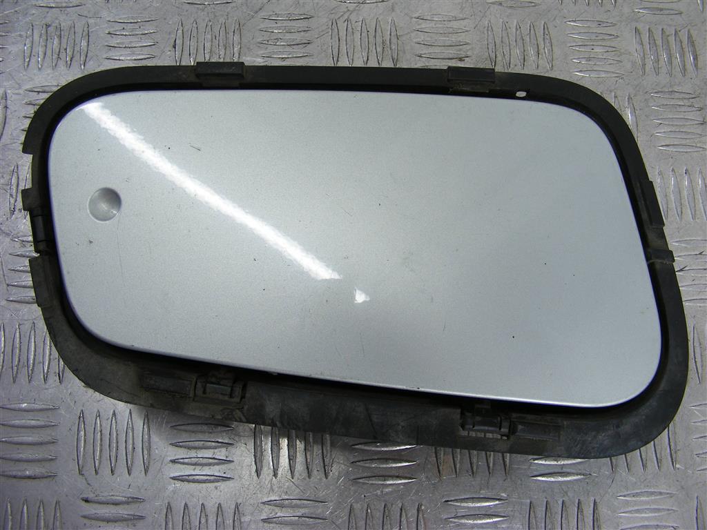 Лючок топливного бака