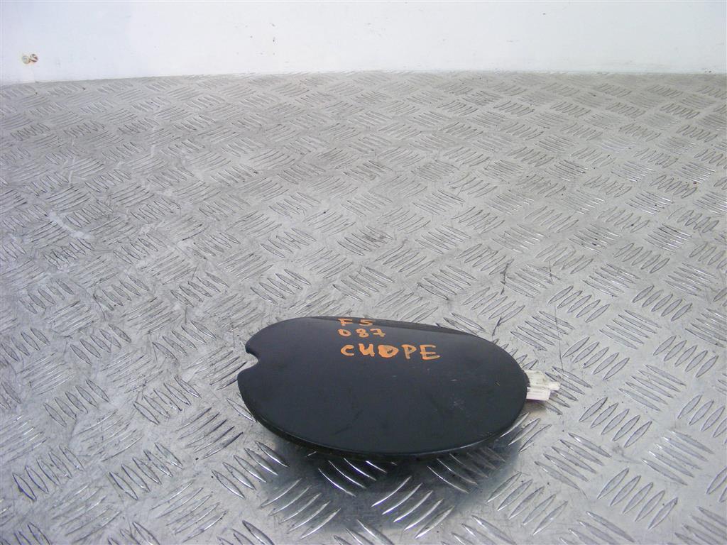 Лючок топливного бака