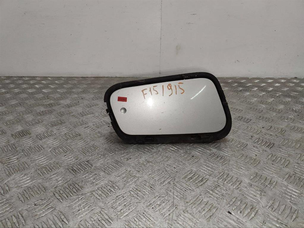 Лючок топливного бака