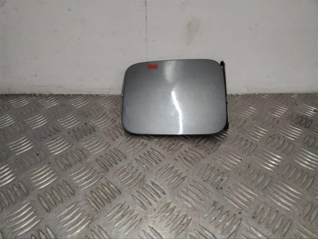 Лючок топливного бака