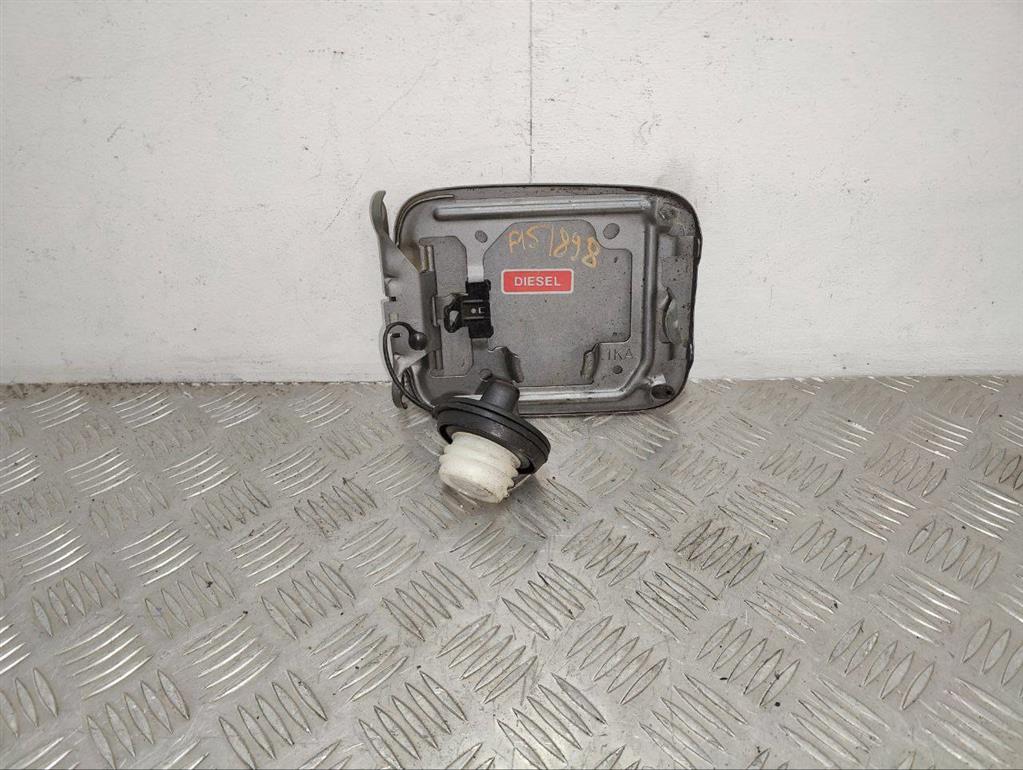 Лючок топливного бака