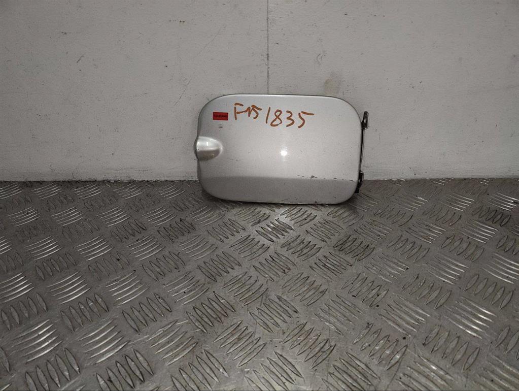 Лючок топливного бака