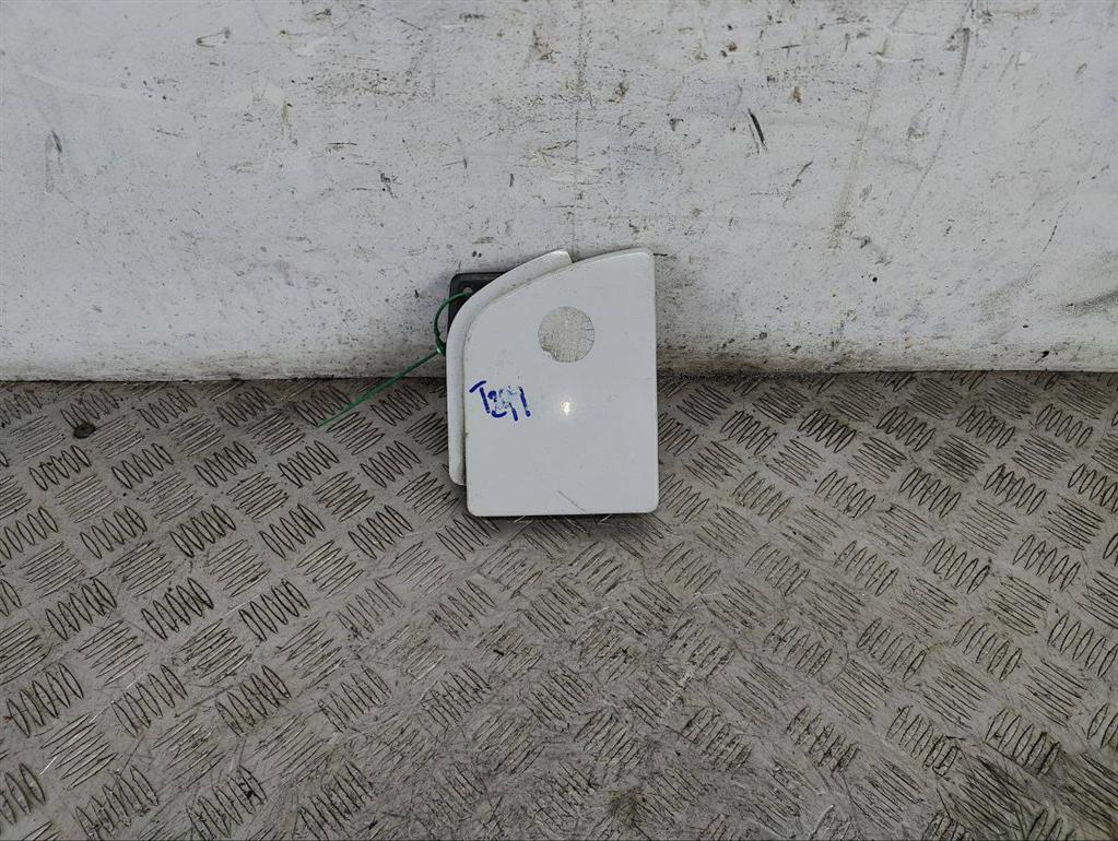 Лючок топливного бака