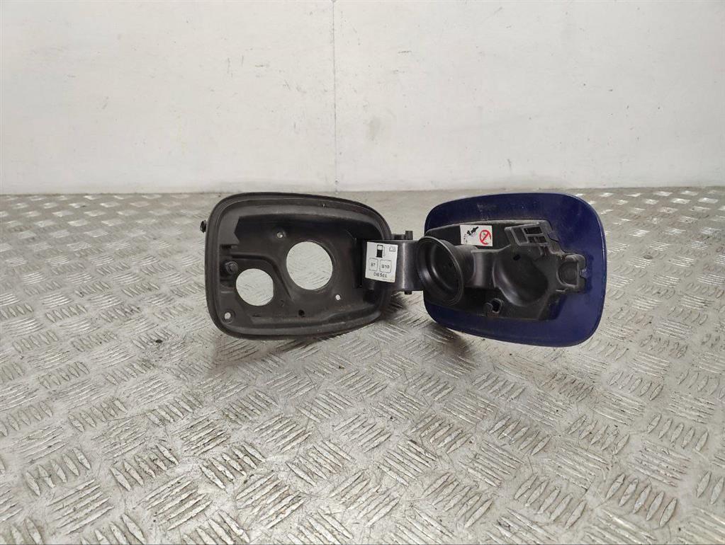 Лючок топливного бака