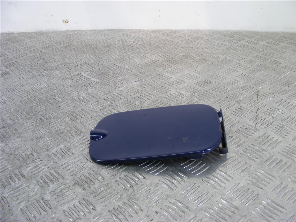 Лючок топливного бака