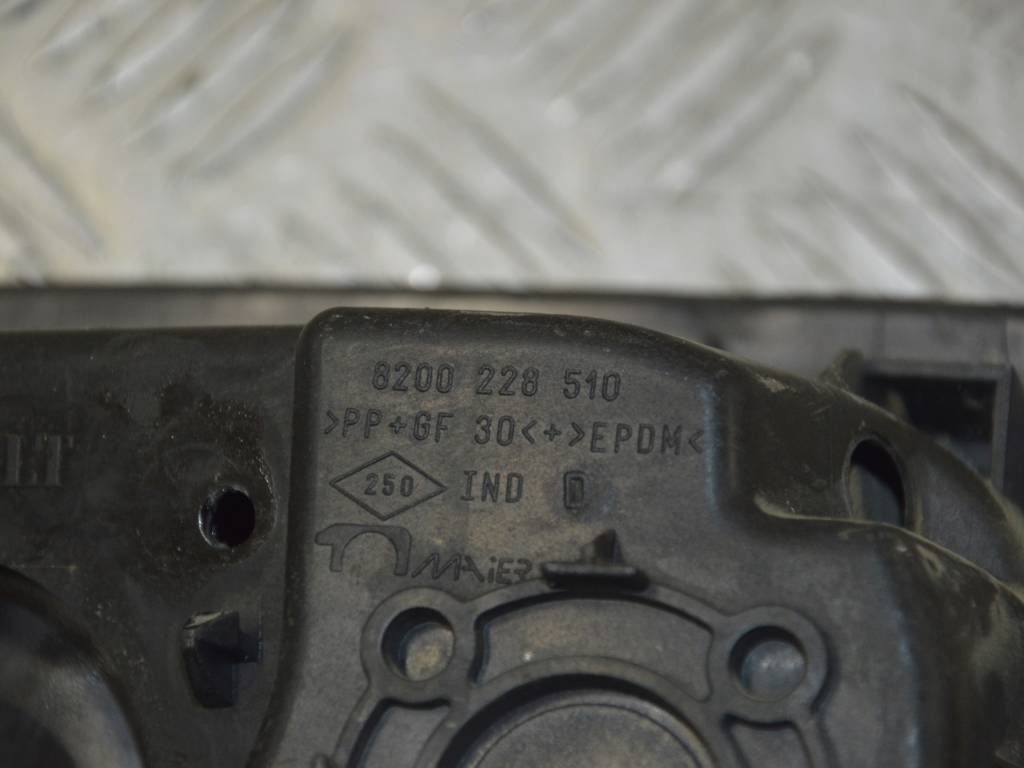 Лючок топливного бака