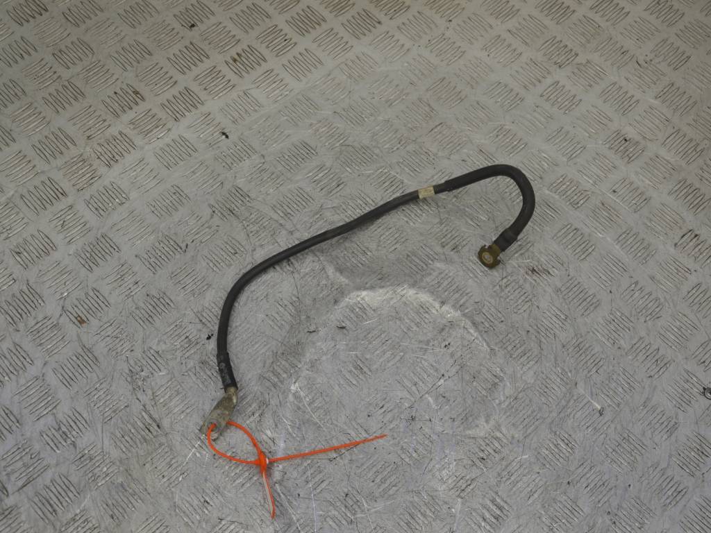 Минусовой провод аккумулятора