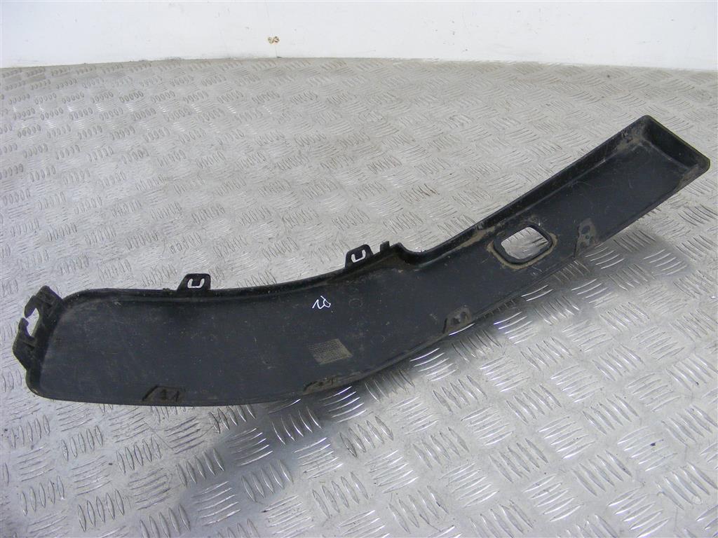 Молдинг бампера переднего