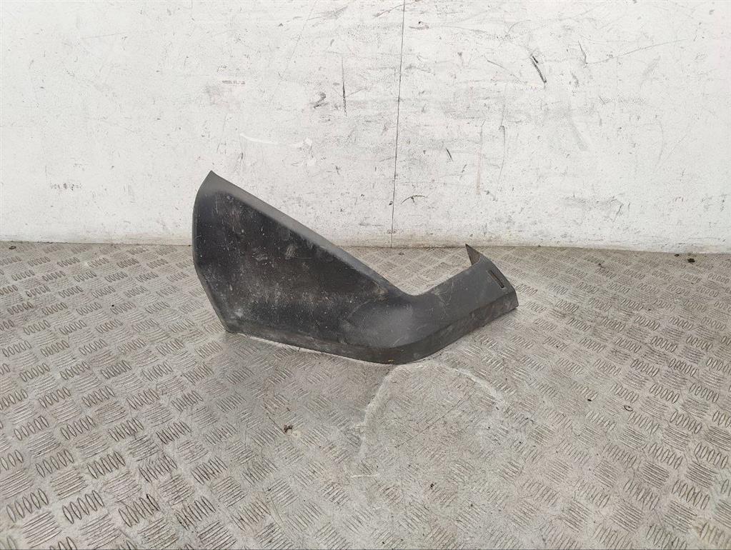 Молдинг бампера переднего