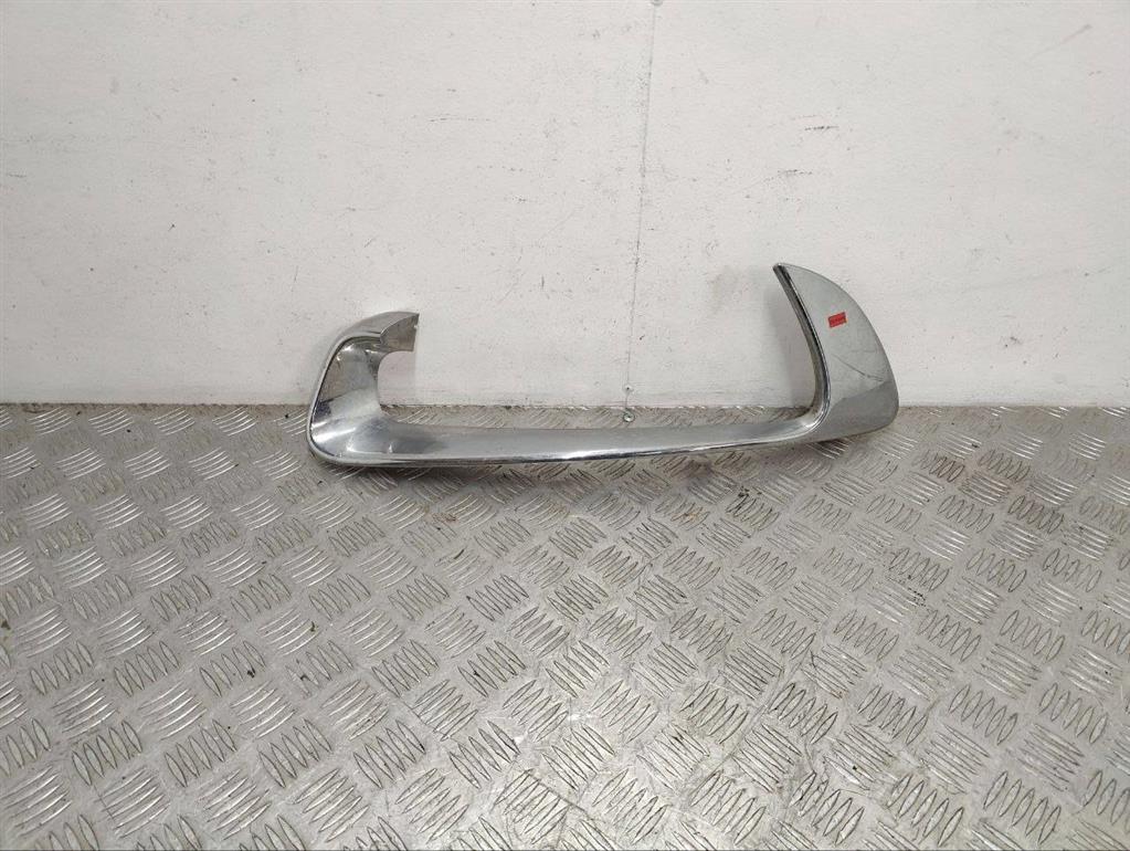 Молдинг бампера переднего