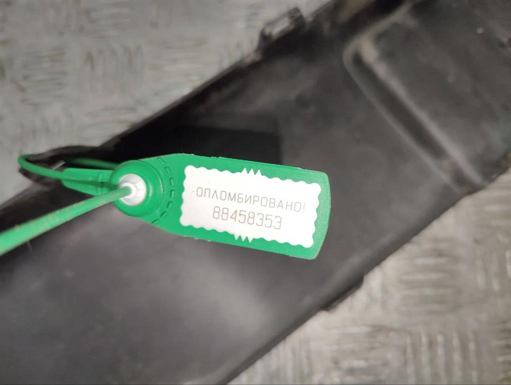 Молдинг бампера переднего