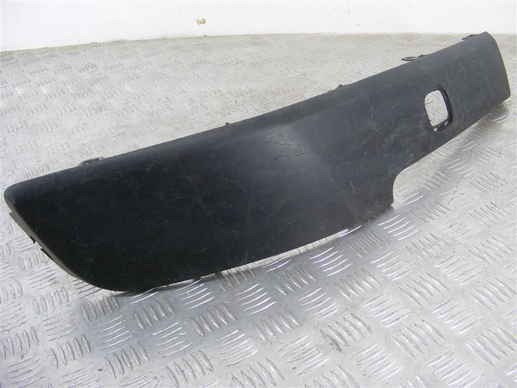 Молдинг бампера переднего