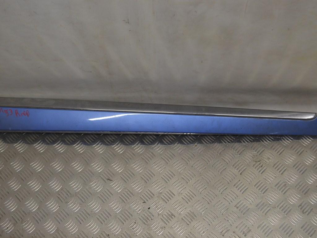 Молдинг двери передней левой