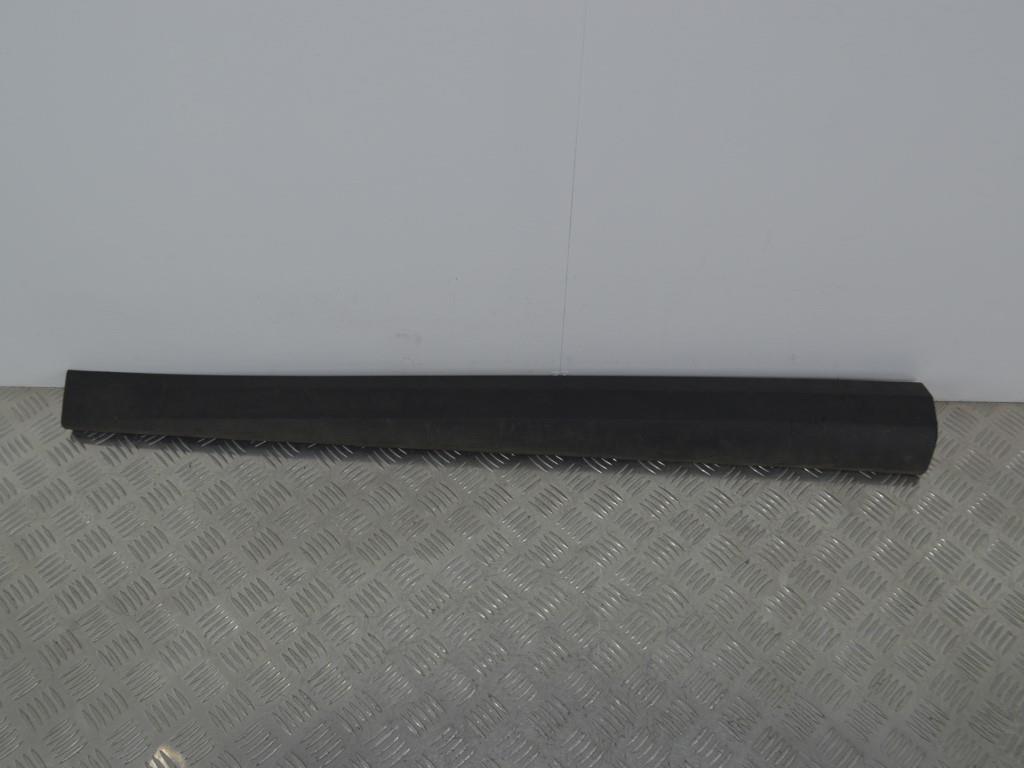 Молдинг двери передней левой Renault Megane 3 (2008-2019) 808770001R