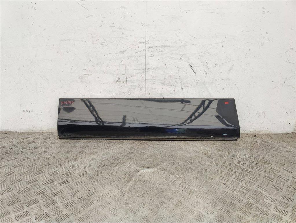 Молдинг двери передней левой