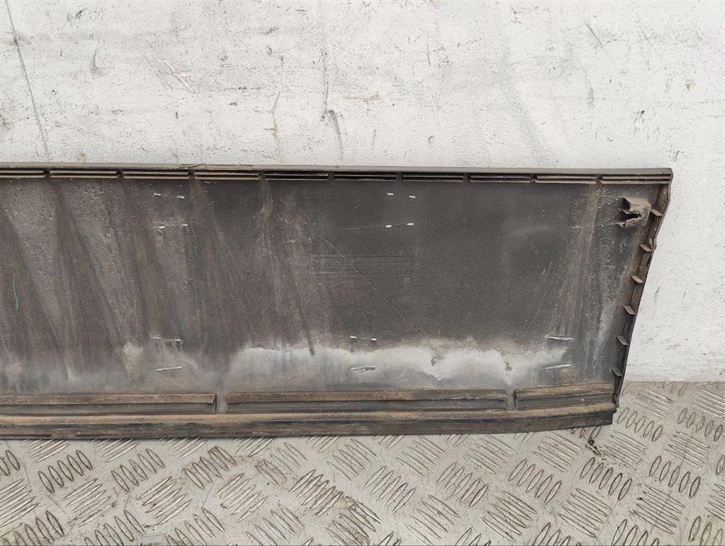 Молдинг двери передней левой