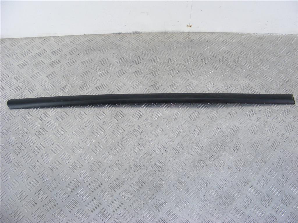 Молдинг двери передней правой Renault 19 (1992-2000) 7702253080