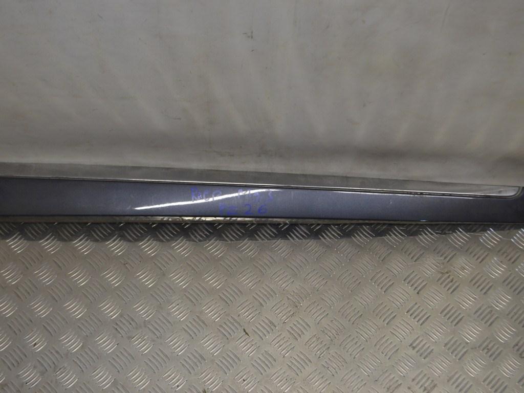 Молдинг двери передней правой Renault Megane 3 (2008-2019) 801861830R, 801867564R