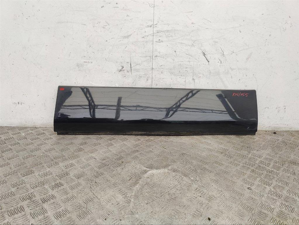 Молдинг двери передней правой