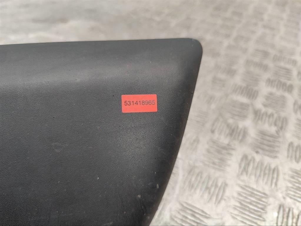 Молдинг двери передней правой