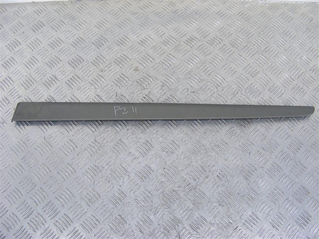 Молдинг двери задней левой