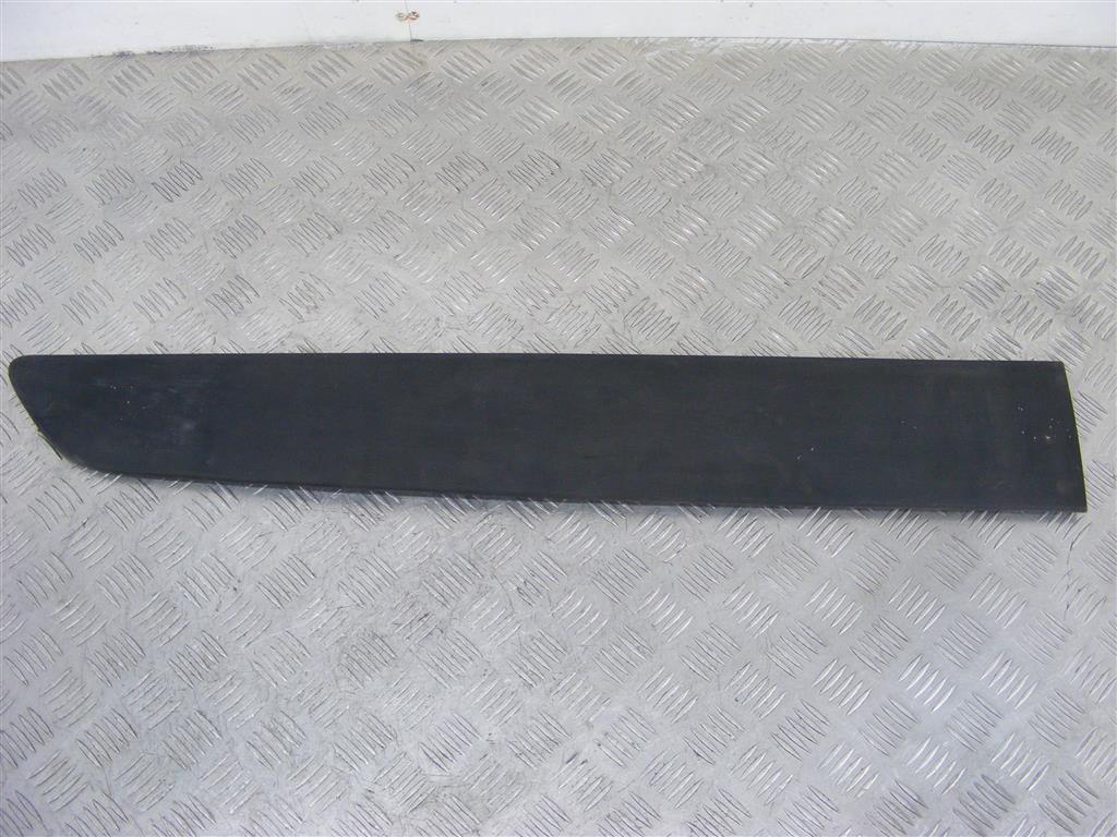 Молдинг двери задней правой Renault Espace 4 (2003-2010) 8200095953