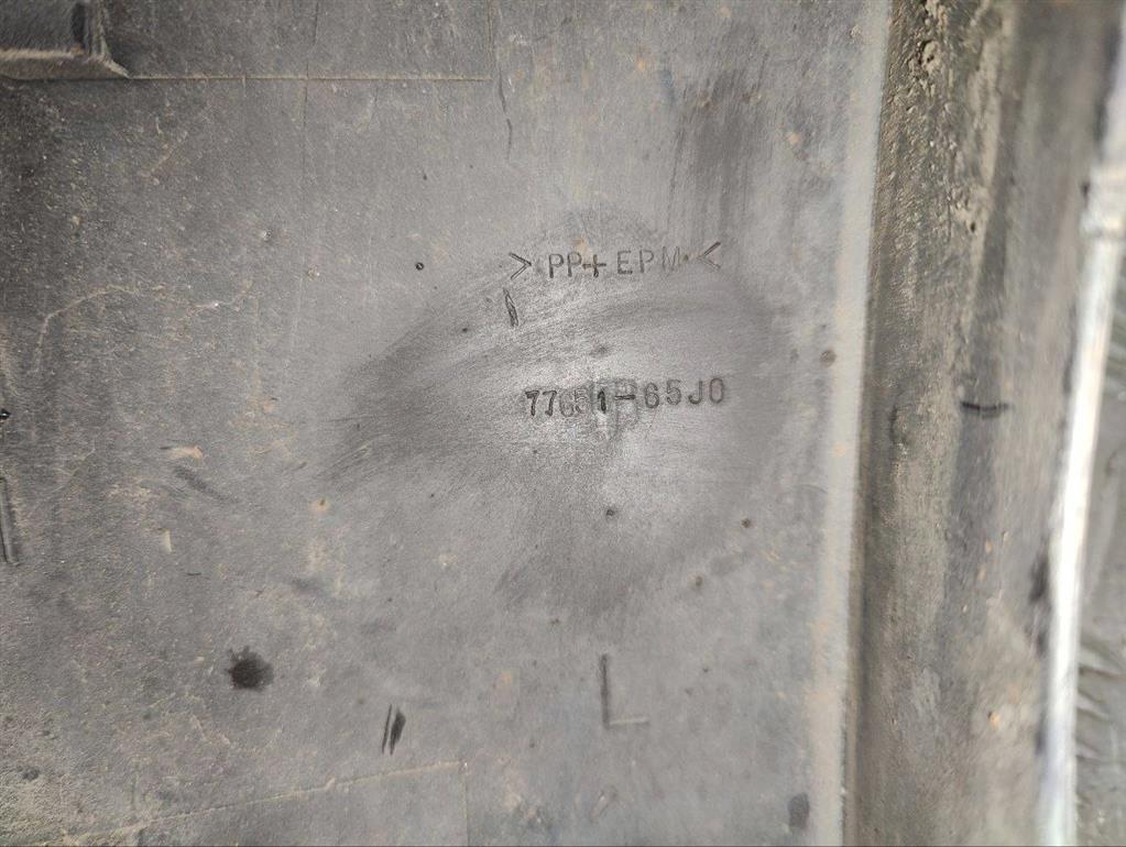 Молдинг крыла переднего левого