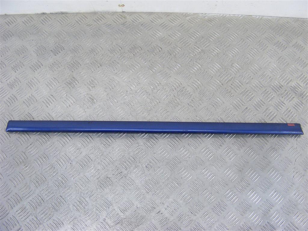 Молдинг (накладка кузовная)