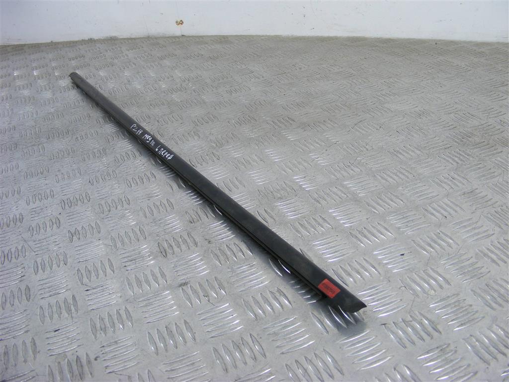 Молдинг стекла двери передней левой наружный Renault Megane 3 (2008-2019)