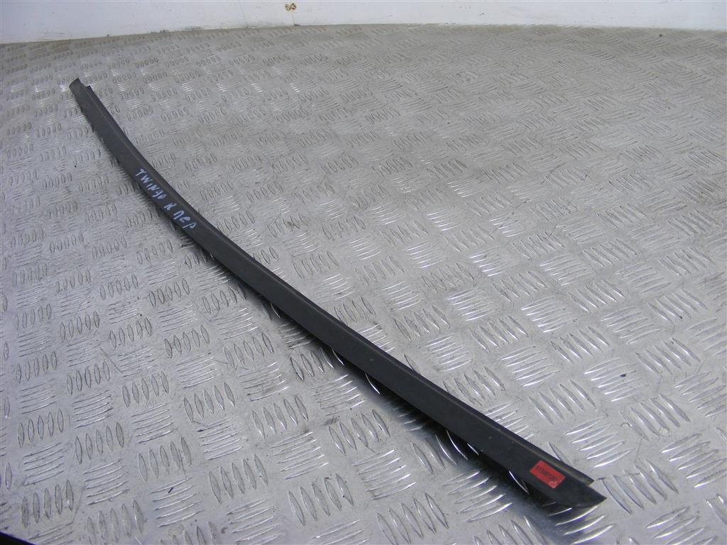 Молдинг стекла двери передней правой наружный Renault Twingo 1 (1993-2005)