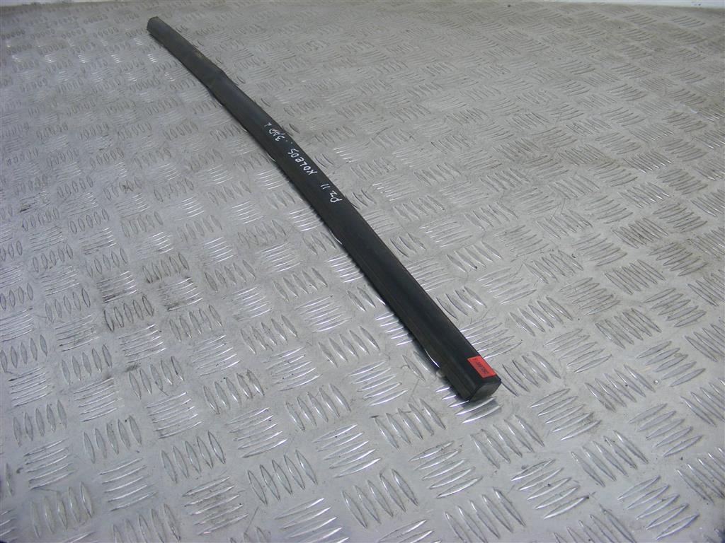 Молдинг стекла двери задней левой наружный Renault Koleos 1 (2008-2016)