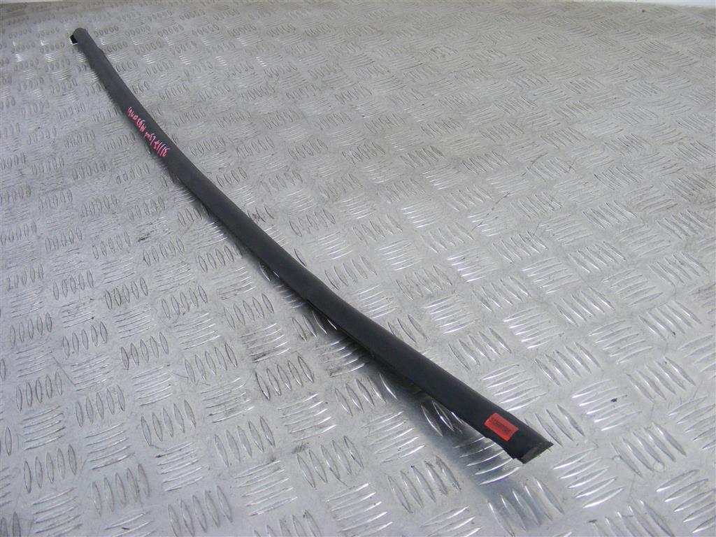 Молдинг стекла двери задней левой наружный Renault Megane 3 (2008-2019)