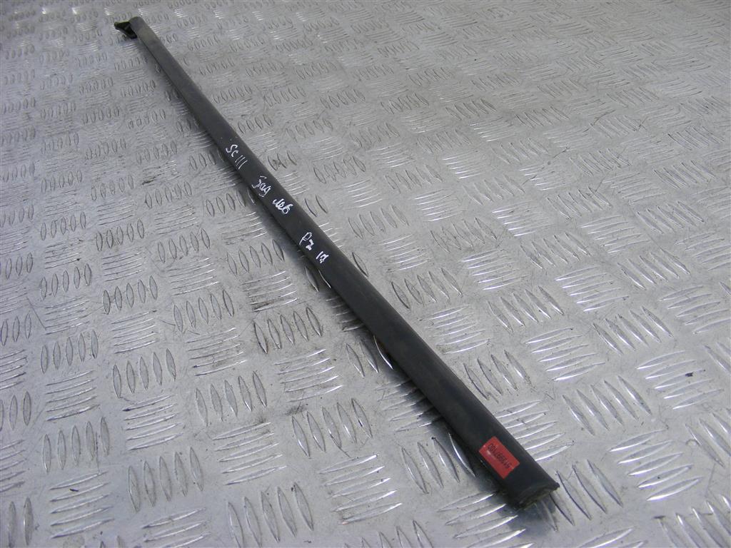 Молдинг стекла двери задней левой наружный