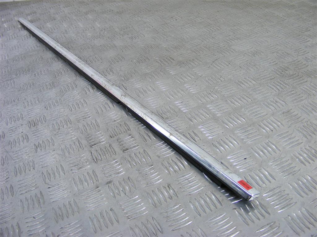 Молдинг стекла двери задней правой наружный Renault Laguna 3 (2007-2015)