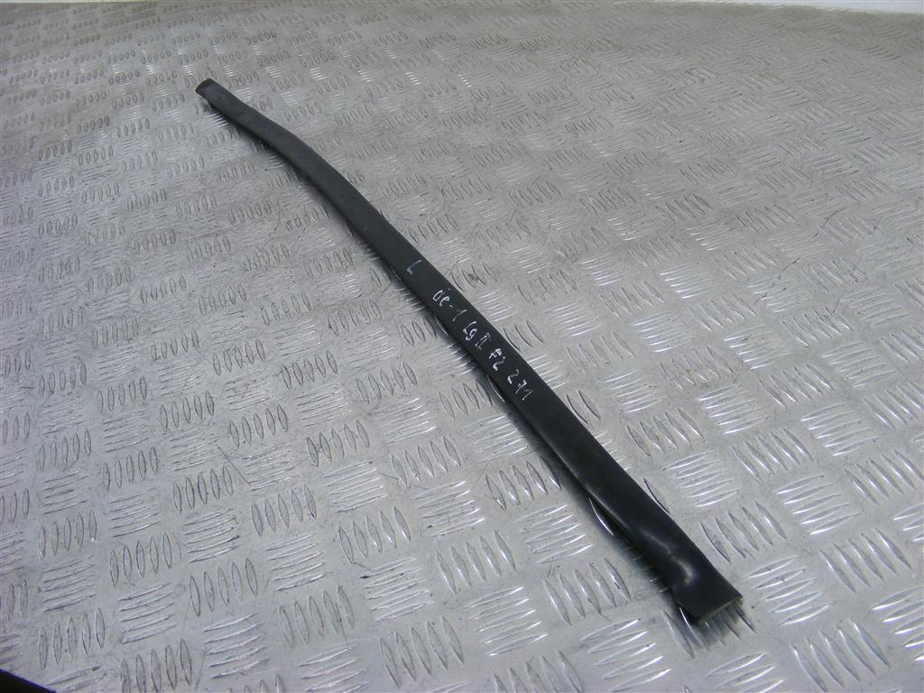 Молдинг стекла лобового Renault Laguna 2 (2001-2007)