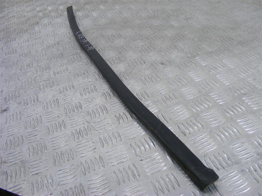 Молдинг стекла лобового Renault Laguna 2 (2001-2007)