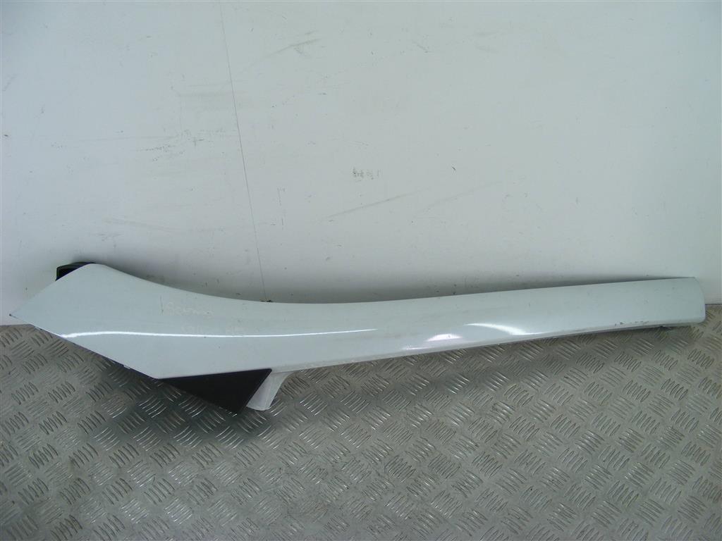 Молдинг стекла лобового