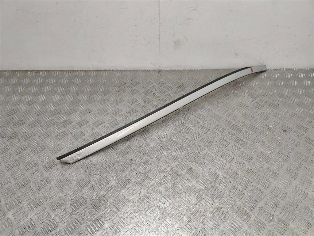 Молдинг стекла лобового