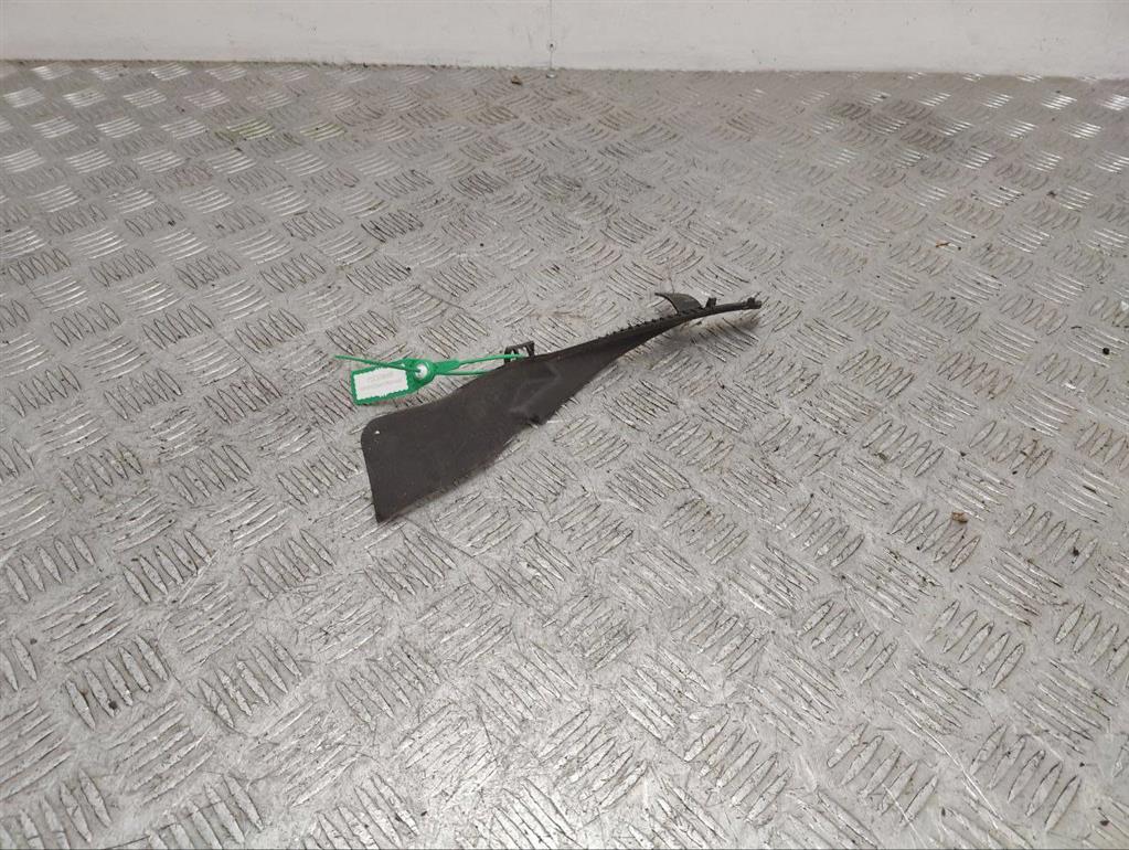 Молдинг стекла лобового