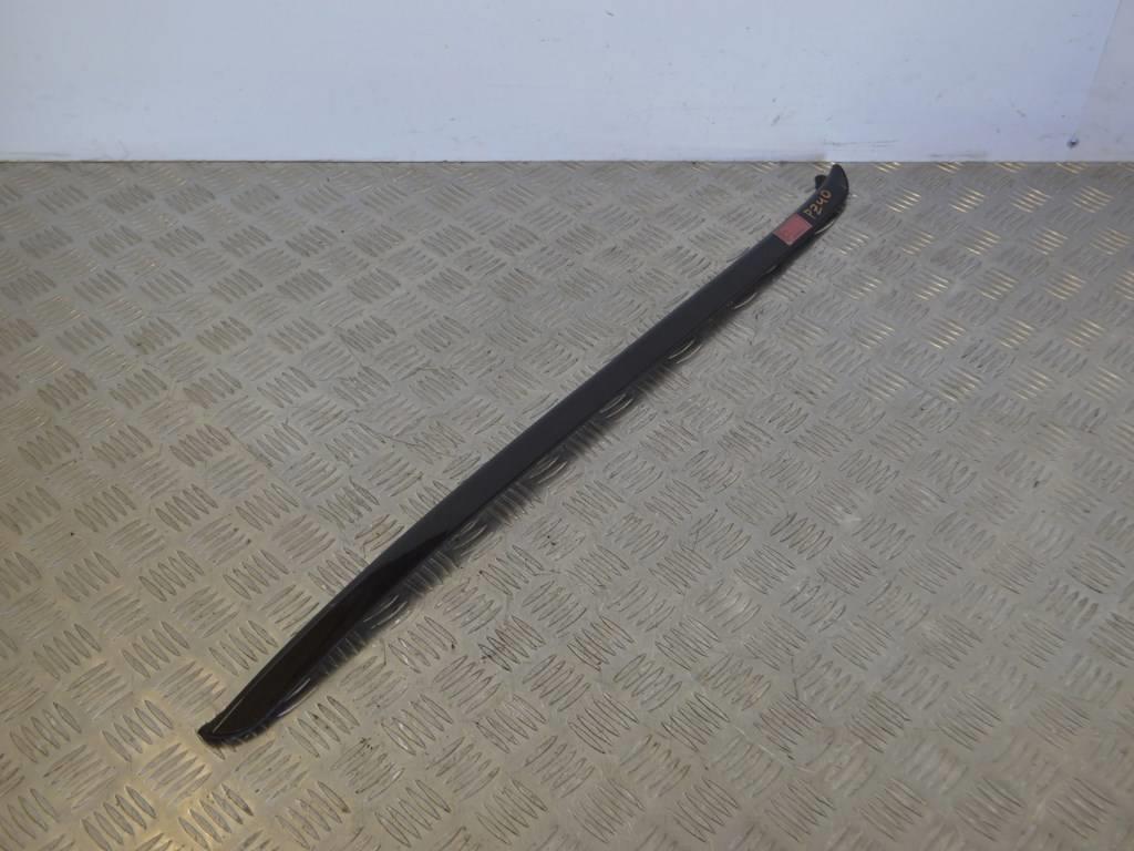 Молдинг стекла лобового