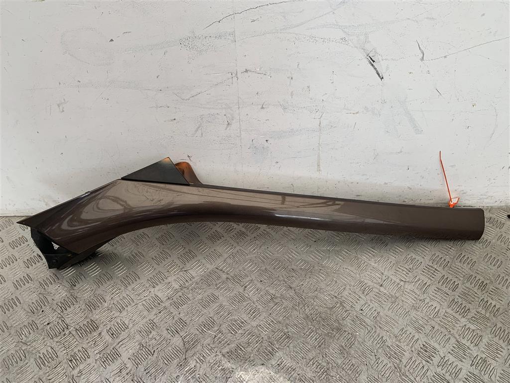 Молдинг стекла лобового