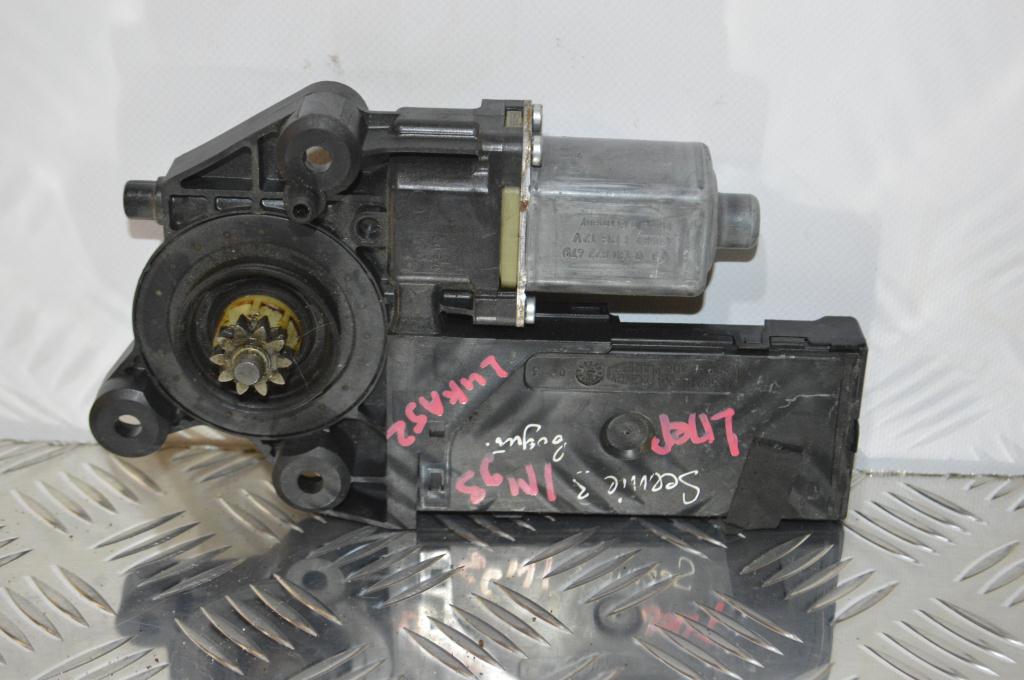 Моторчик стеклоподъемника передний левый