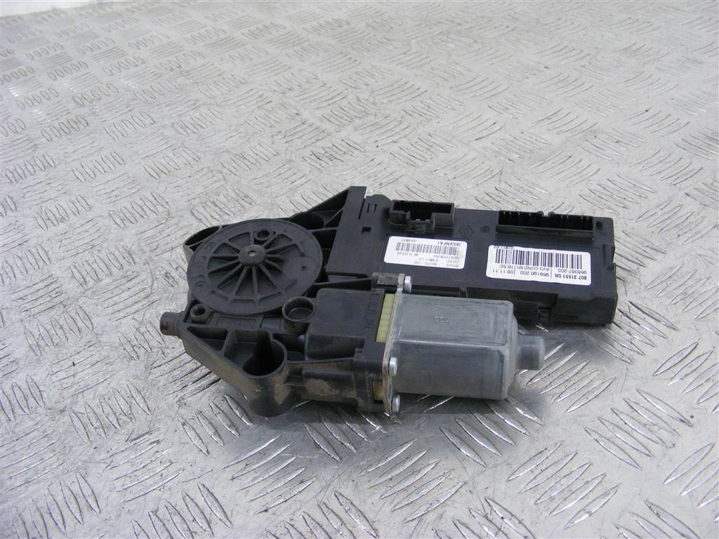 Моторчик стеклоподъемника передний левый