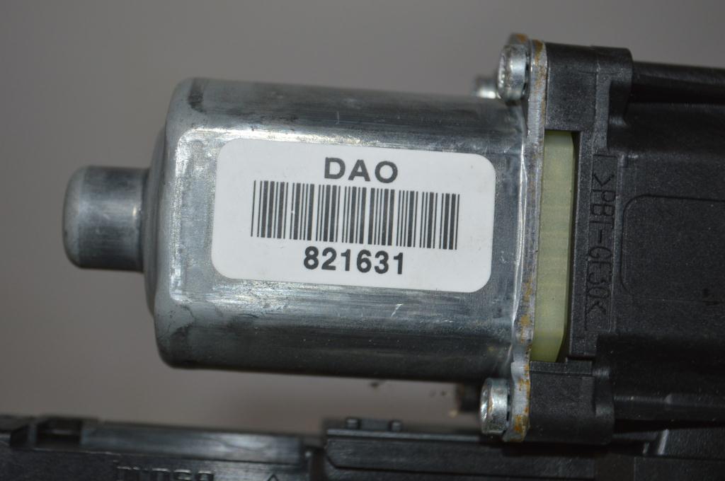 Моторчик стеклоподъемника передний левый Renault Scenic 3 (2008-2015) 807311050R