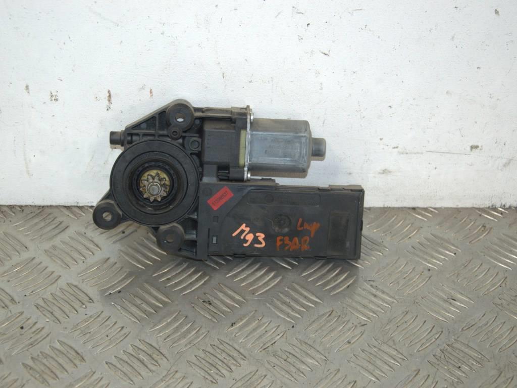 Моторчик стеклоподъемника передний левый