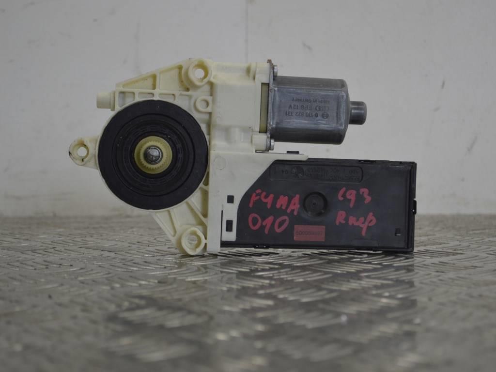 Моторчик стеклоподъемника передний правый