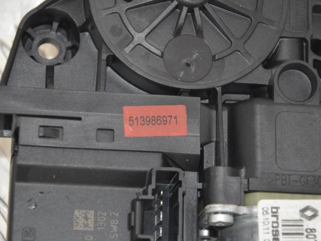 Моторчик стеклоподъемника передний правый